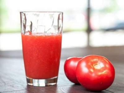 Врачи перечислили полезные свойства томатного сока