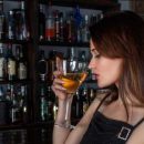 Медики назвали продукты, плохо сочетаемые с алкоголем
